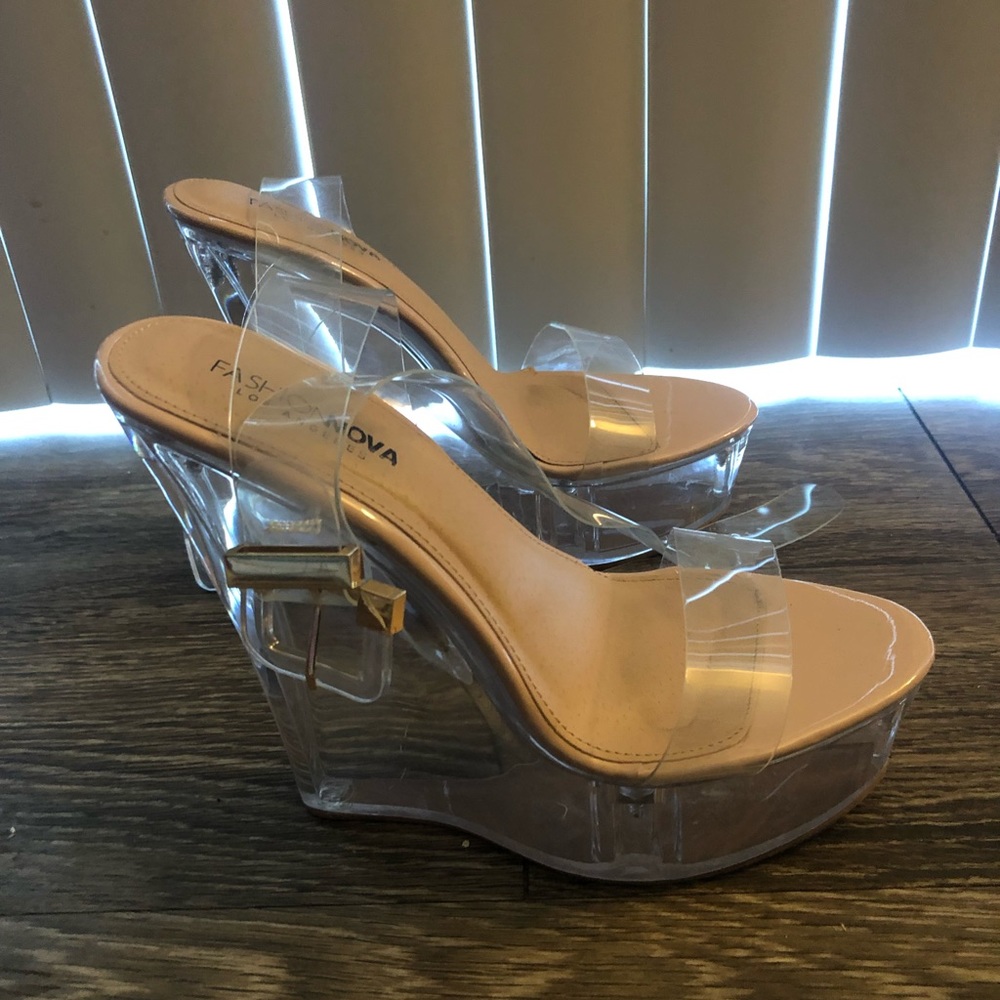 Assorted shoes - Picture 5 of 15